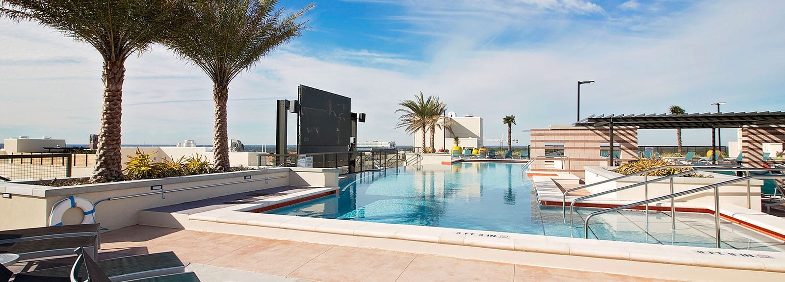 Off Campus Housing Property Features The Standard at Gainesville