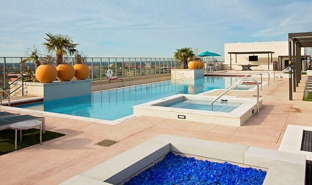 VIP Pool & Lounge